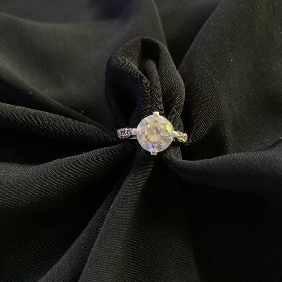 Vintage 925 sterling CZ size 8 ring Thailand - Picture 6 of 8